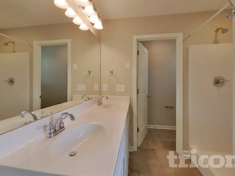 1031 Solomon Ln — Photo 8