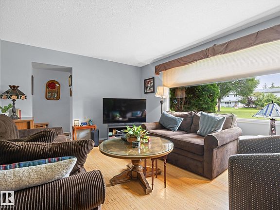5th image of 57 Garden Cres