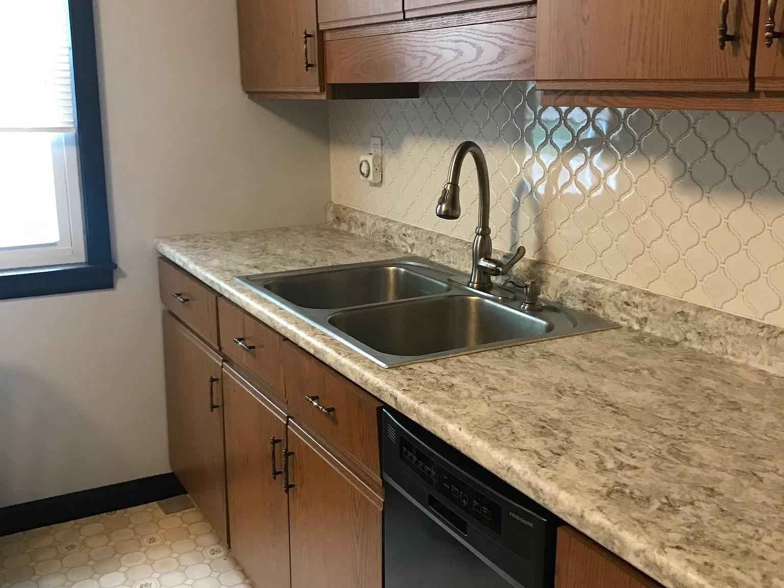 3 bed, 1000 sqft, $1,895 — Photo 3