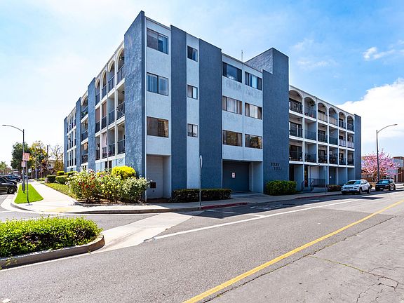 3rd image of 4595 California Ave Unit 205