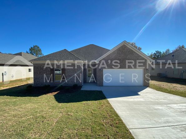 145 White Oak Cir