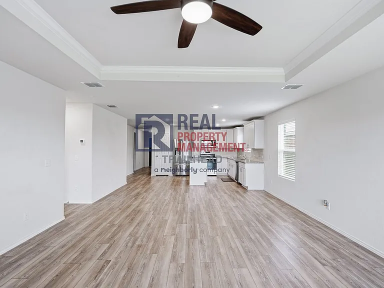 4501 Greenham Ln — Photo 9