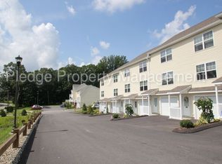 608 River View Ln, Norwich, CT 06360