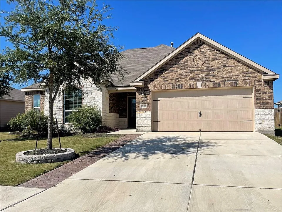 1252 Violet Ln
