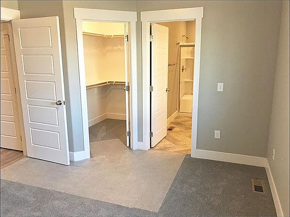 4th image of 1705 Island View Dr