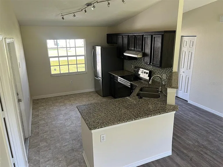 408 Mallard Way — Photo 3