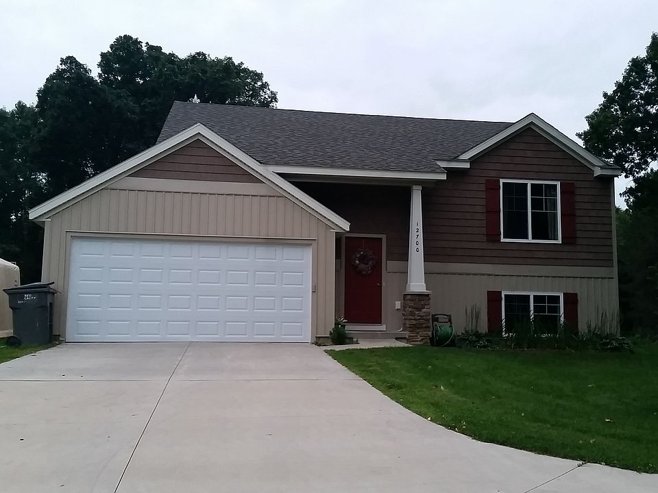 1st image of 12700 Triple Oak Dr NE