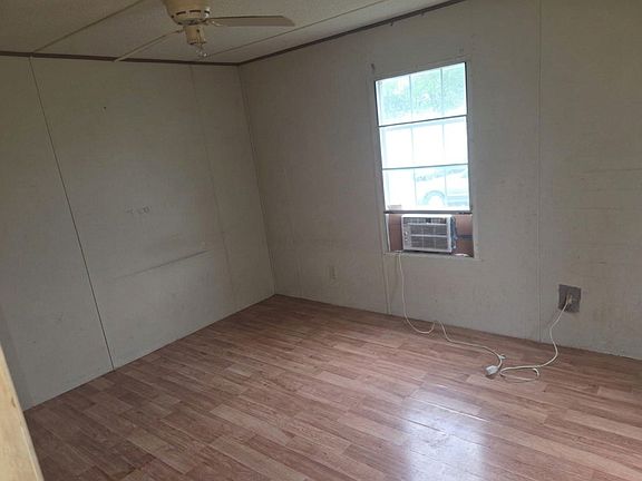 3rd image of 11 Jacob Ln #1