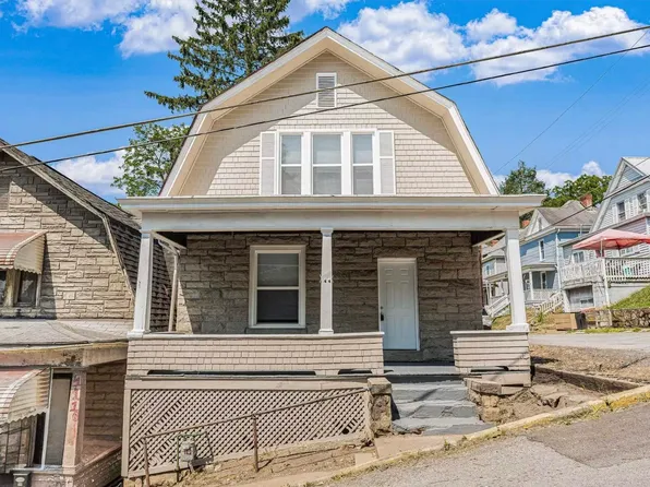 1112 Alexander Pl, Fairmont, WV 26554