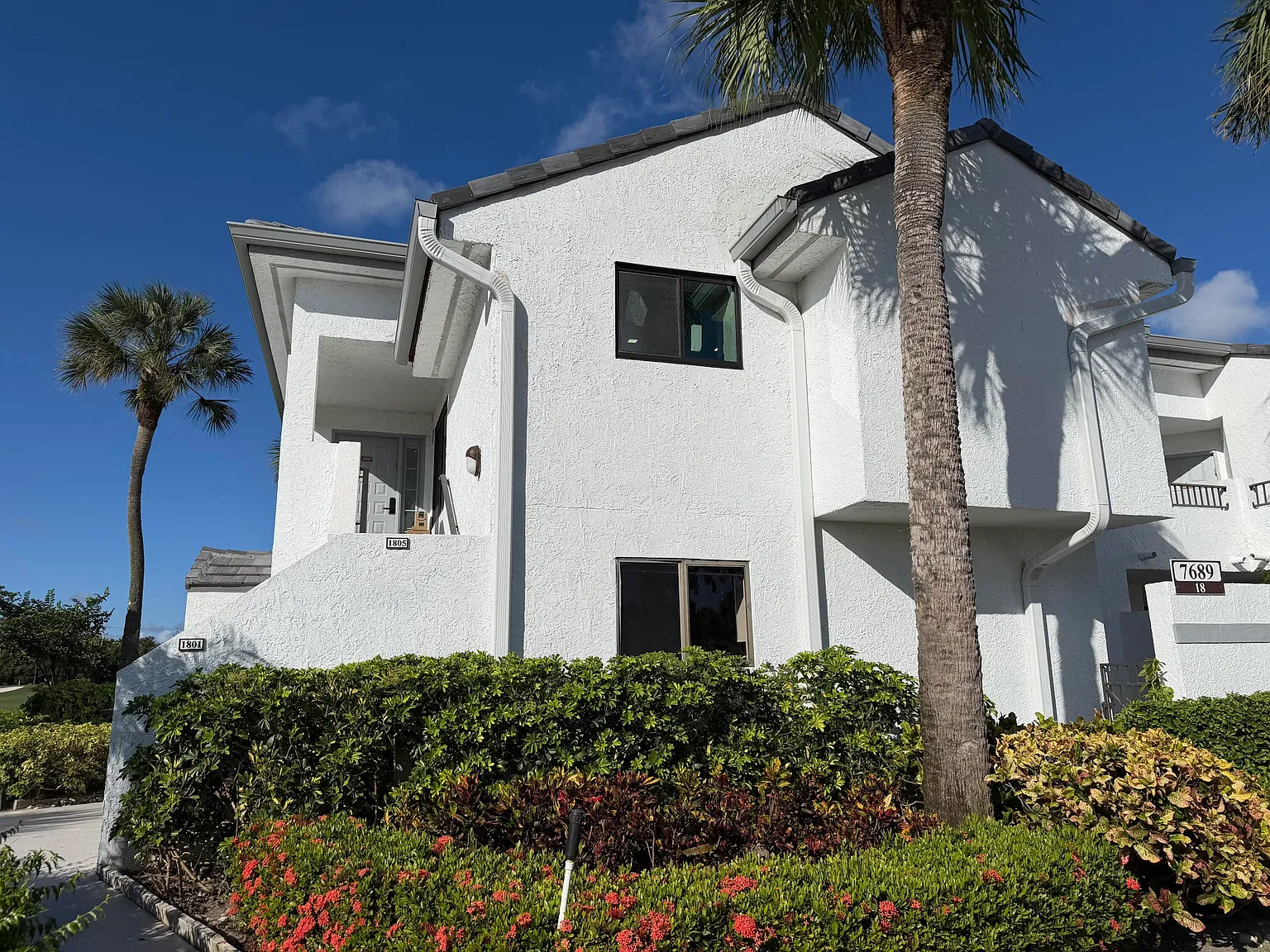 2 bed, 2.0 bath, 1728 sqft, $8,695 — Photo 2