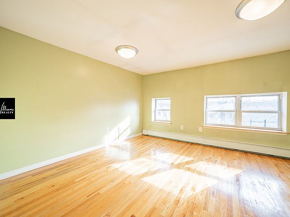 2nd image of 455 Halsey St #4