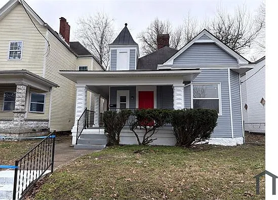 2104 W Burnett Ave — Photo 2