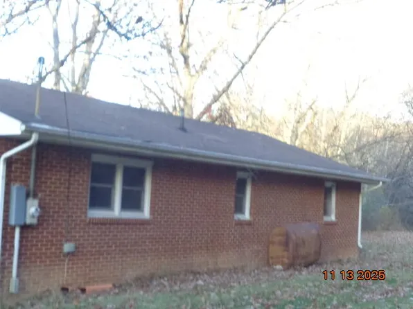 47 Burch Hill Dr, Buena Vista, VA 24416