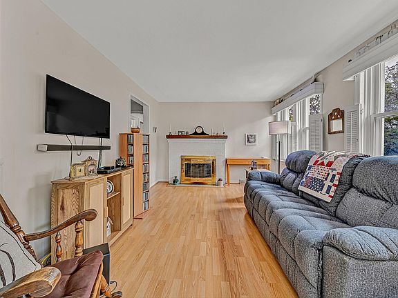 4th image of 5451 Stearnes Ave