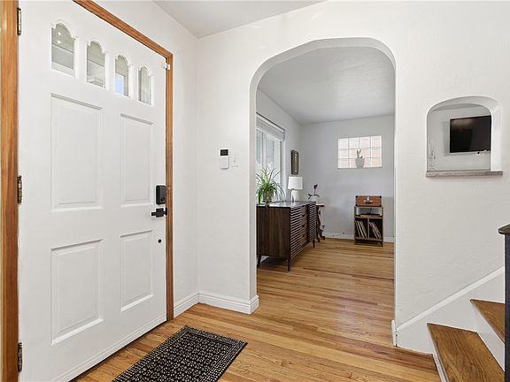 2nd image of 2902 Center St