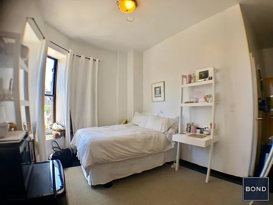 Rented by Bond New York | media 10