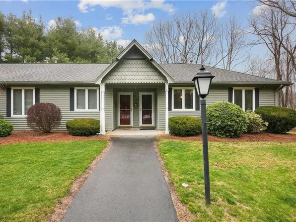 125 Pleasant View Ave APT 54, Smithfield, RI 02917