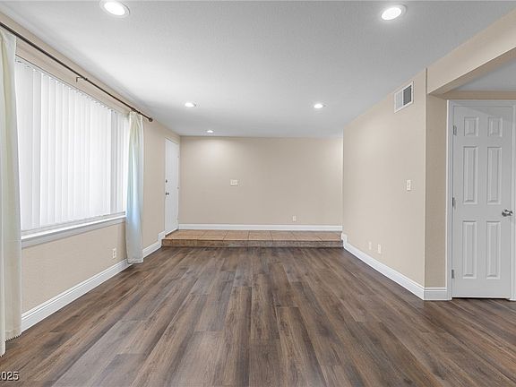 4th image of 4543 Brighton Dr