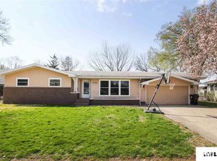 230 Southgate Dr, Lincoln, IL 62656