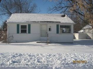 1605 Newcombe St, Flint, MI 48506