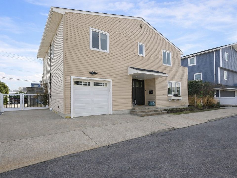 1st image of 14 Vinton St