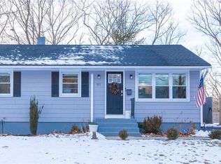 91 Windsor Park Dr, Coventry, RI 02816