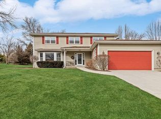 1133 Winners Cir, Libertyville, IL 60048