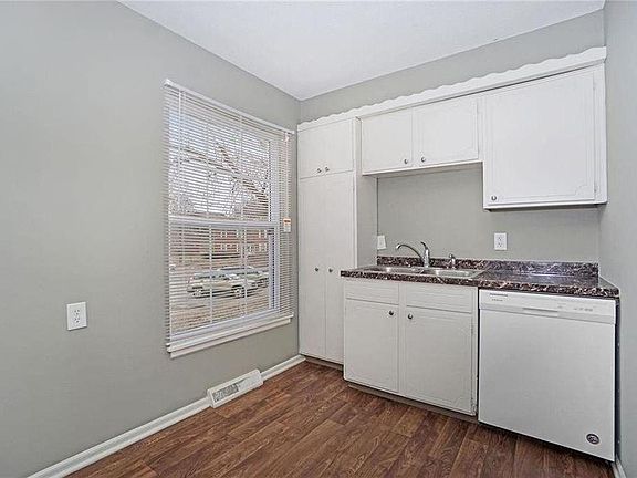 5th image of 8624 Countryshire Ln #2