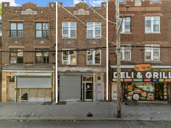 1692 Flatbush Avenue image 1 of 4