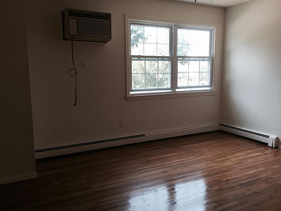 4th image of 14 Church St APT F