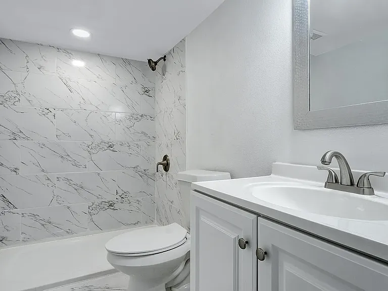 2735 Stuart Dr — Photo 2