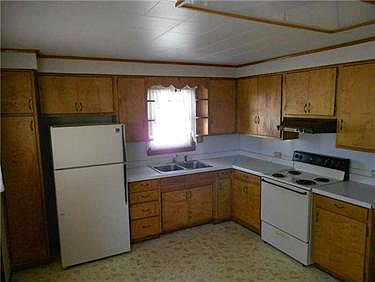 2nd image of 518 Reagan St