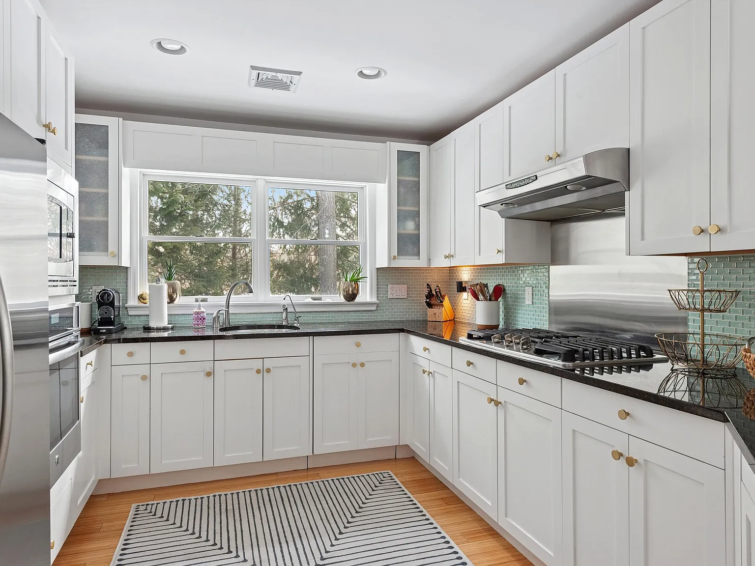 Gorgeous East Quogue Home 3 Bed 3 Bath July 25K — Photo 4