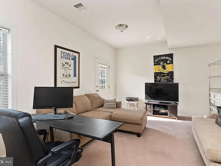 4 Jay Cir — Photo 9
