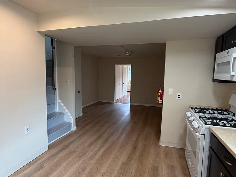 227 E Broad St #2 — Photo 2