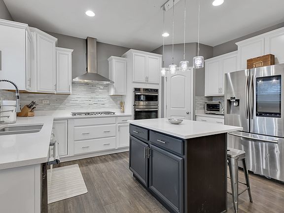 5th image of 3795 Monterey Cir