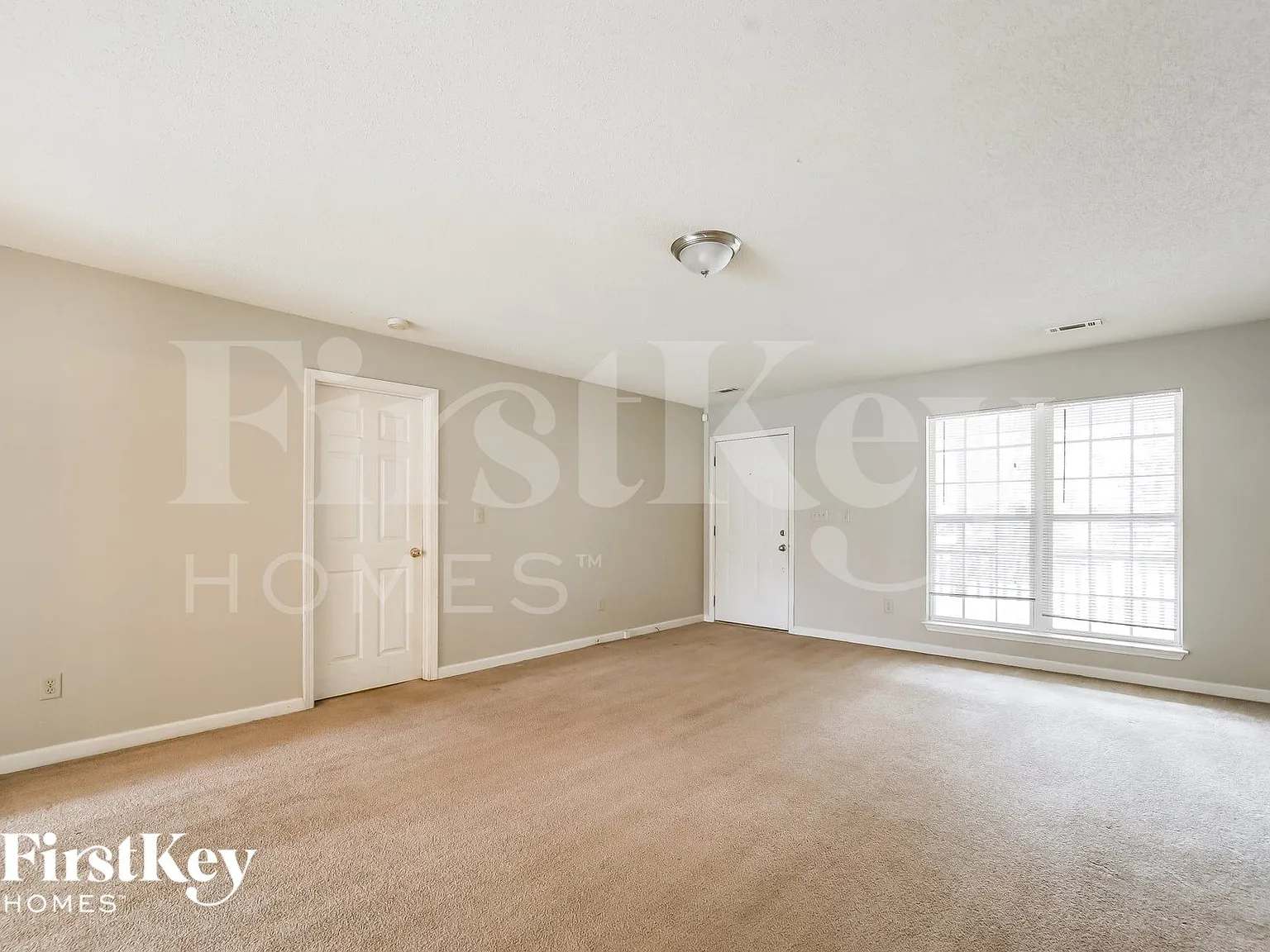 4 bed, 2.0 bath, 1518 sqft, $2,405 — Photo 3