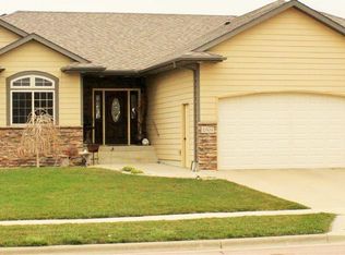 2905 S Rutgers Ave, Sioux Falls, SD 57106