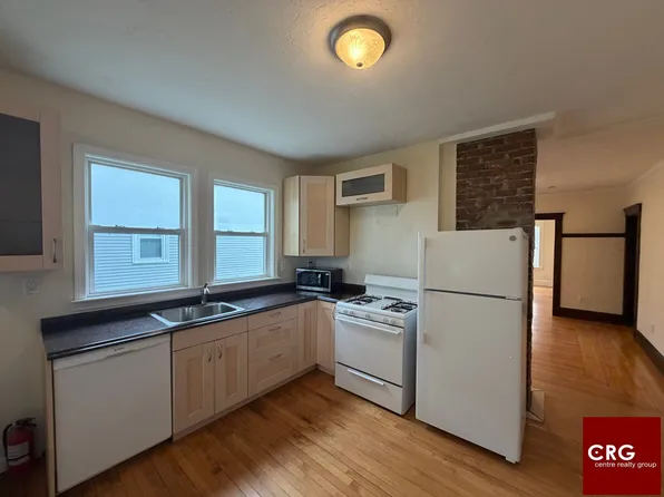 126 Auburn St #1R, Medford, MA 02155