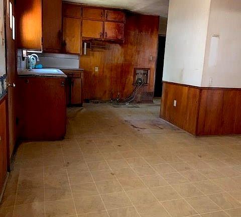5th image of 121 Yale Ave