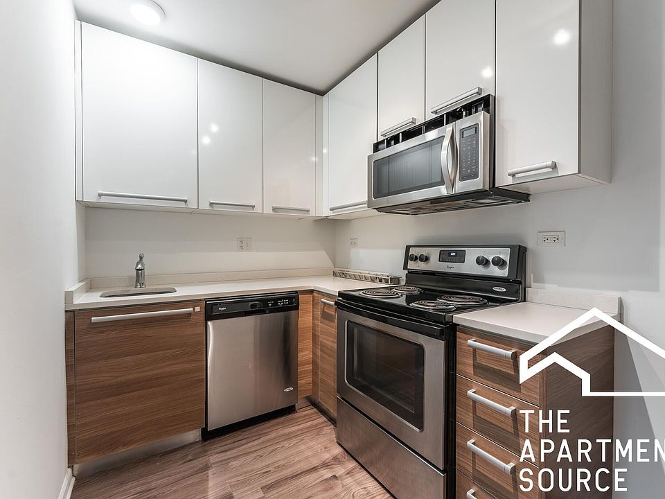 1st image of 926 W Carmen Ave #101