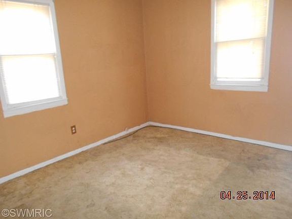 4th image of 803 N Emily St