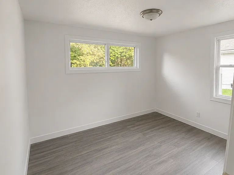 Ballard Pl — Photo 3