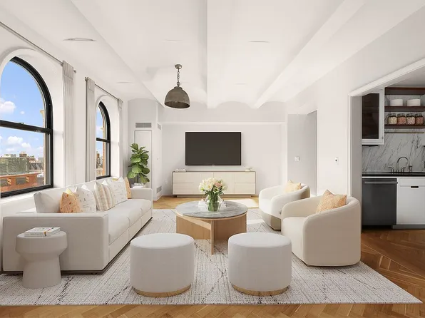 275 W 10th St #8C, New York, NY 10014