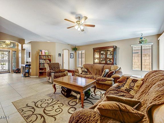 3rd image of 535 W BLUEFIELD Avenue