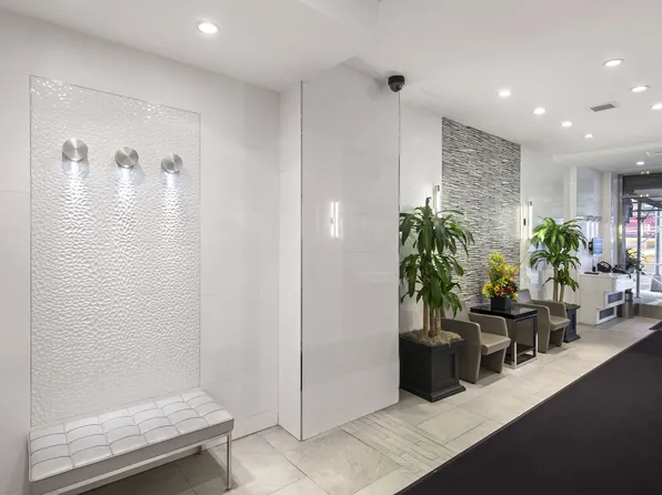 The New Yorker Condominium