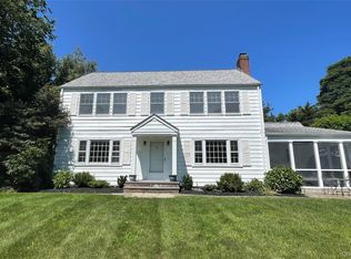 6 Beech Hill Rd, Huntington, NY 11743