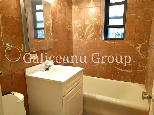 Rented by Lexington Real Estate Group | media 32