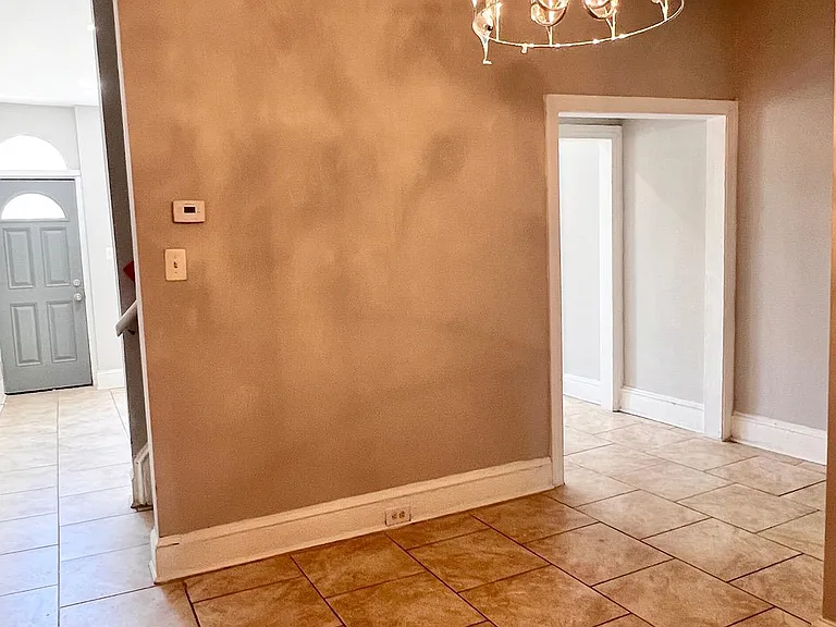 1029 Lancaster Ave — Photo 7