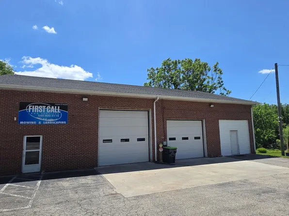 5090 Old Franklin Tpke, Glade Hill, VA 24092